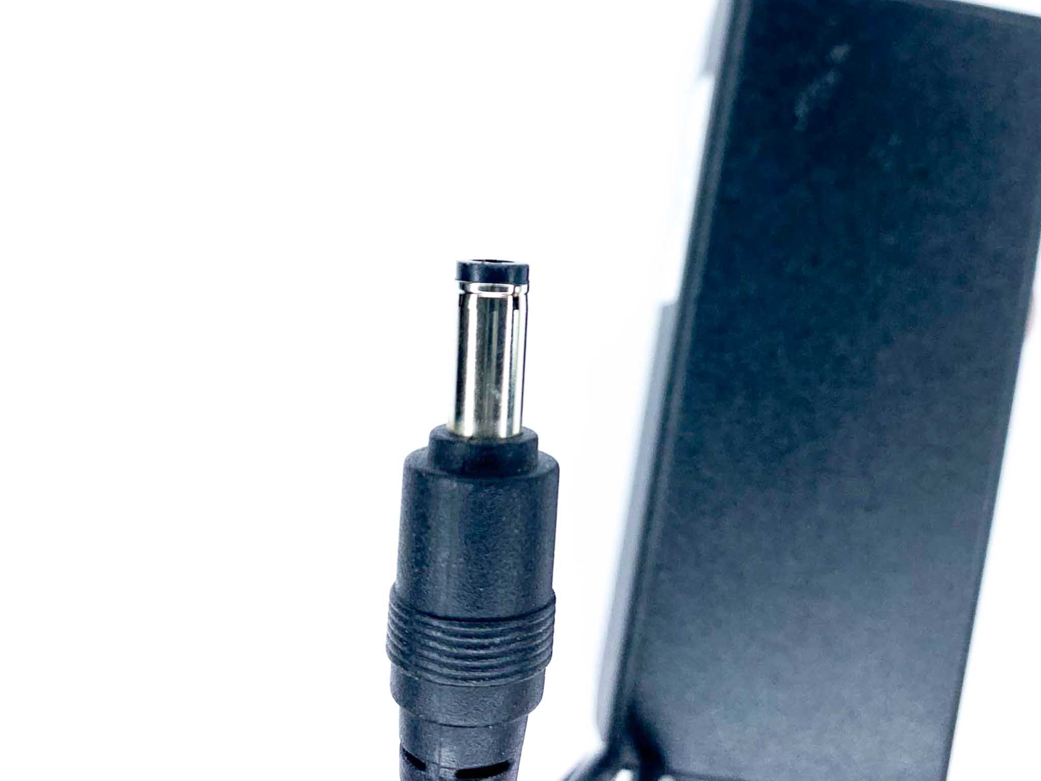 Блок живлення для ноутбука Fujitsu 65W 19V 3.42A 5.5 х 2.5 мм 3Pin
