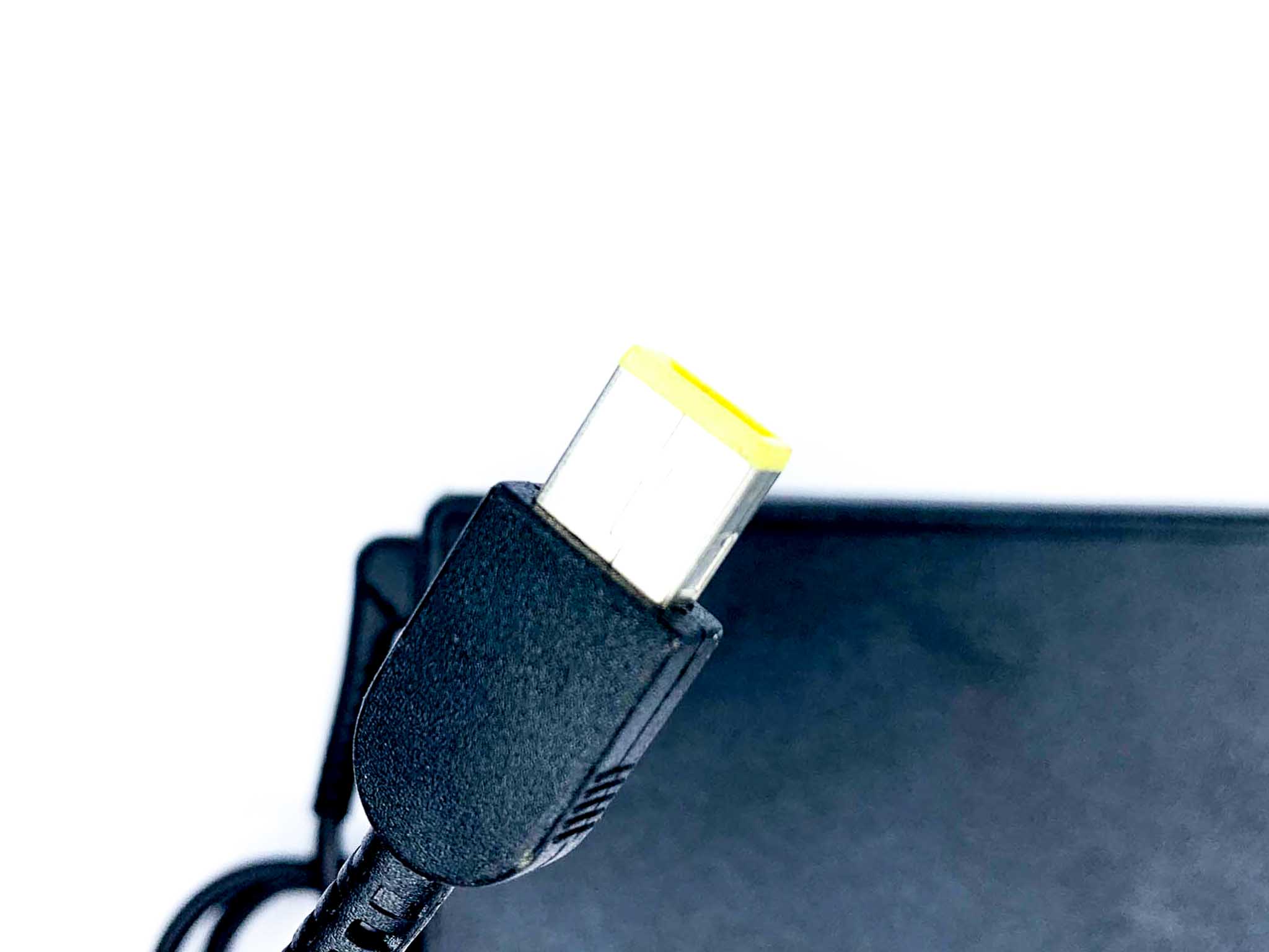 Блок живлення для ноутбука Lenovo 135W 20V USB+pin