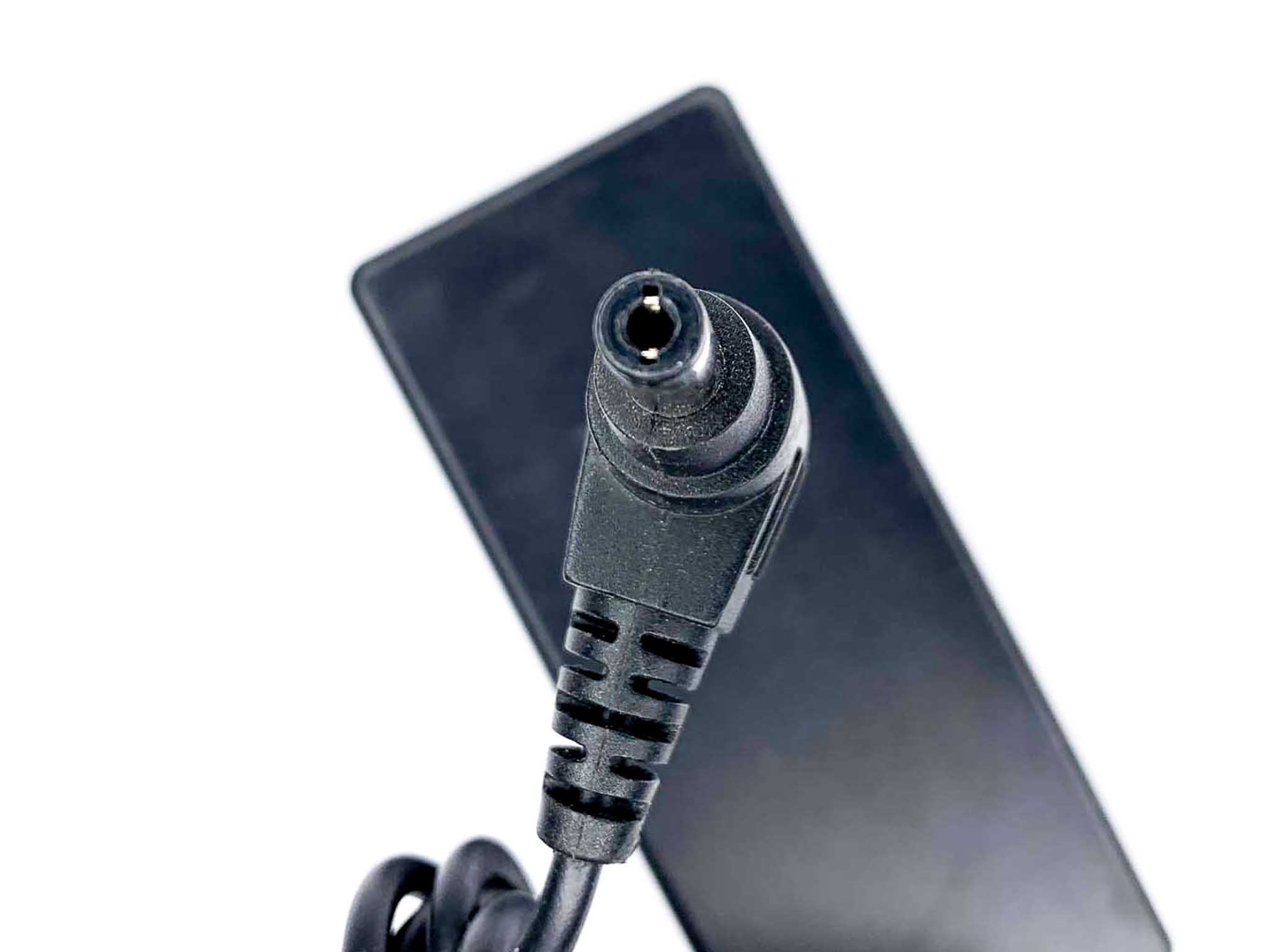 Блок живлення для ноутбука Toshiba 65W 24В 5.5 х 2.5 мм